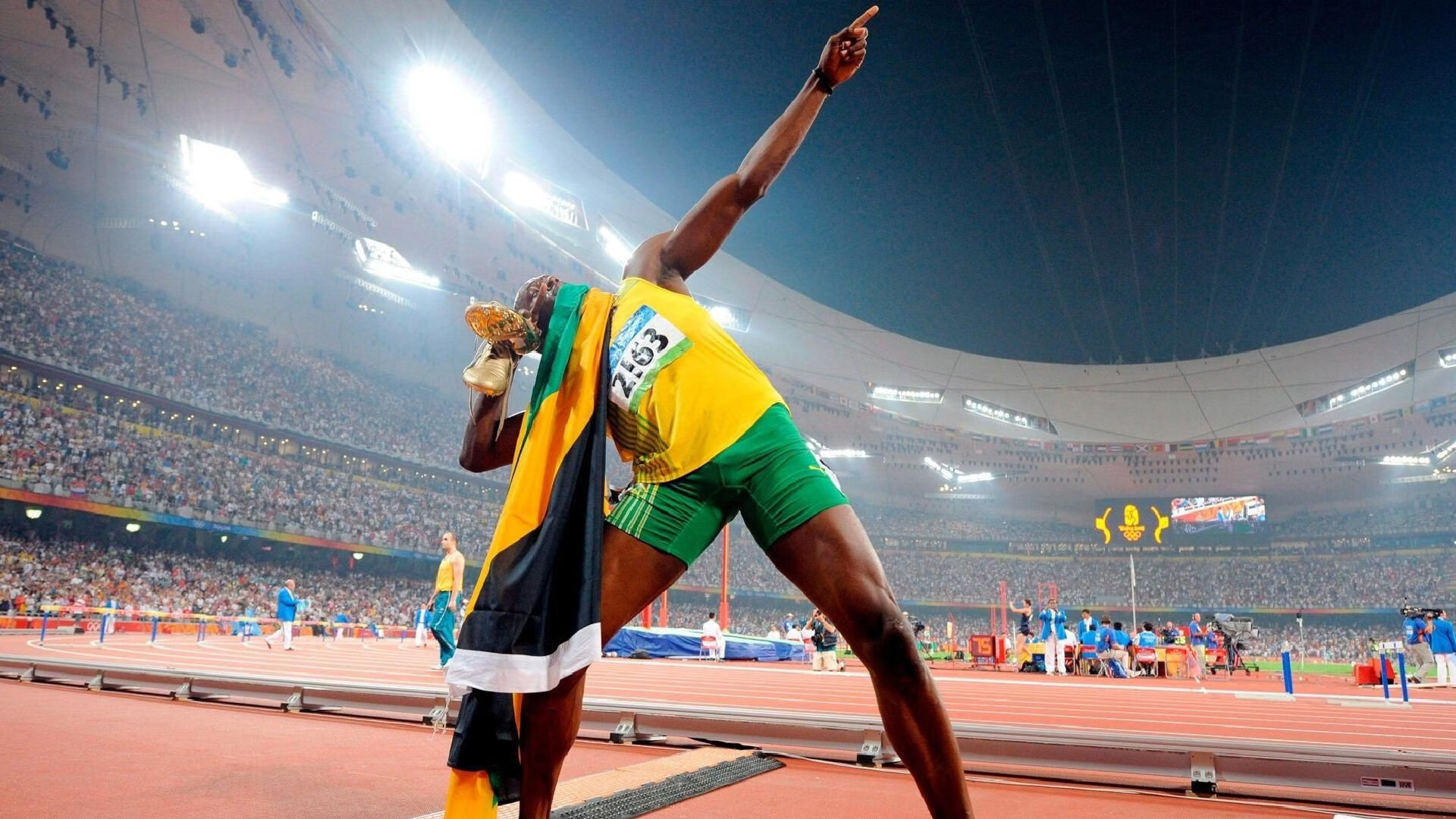 《CS_GO千人线下总决赛，巅峰对决火花四溅》，csgo巅峰在线人数